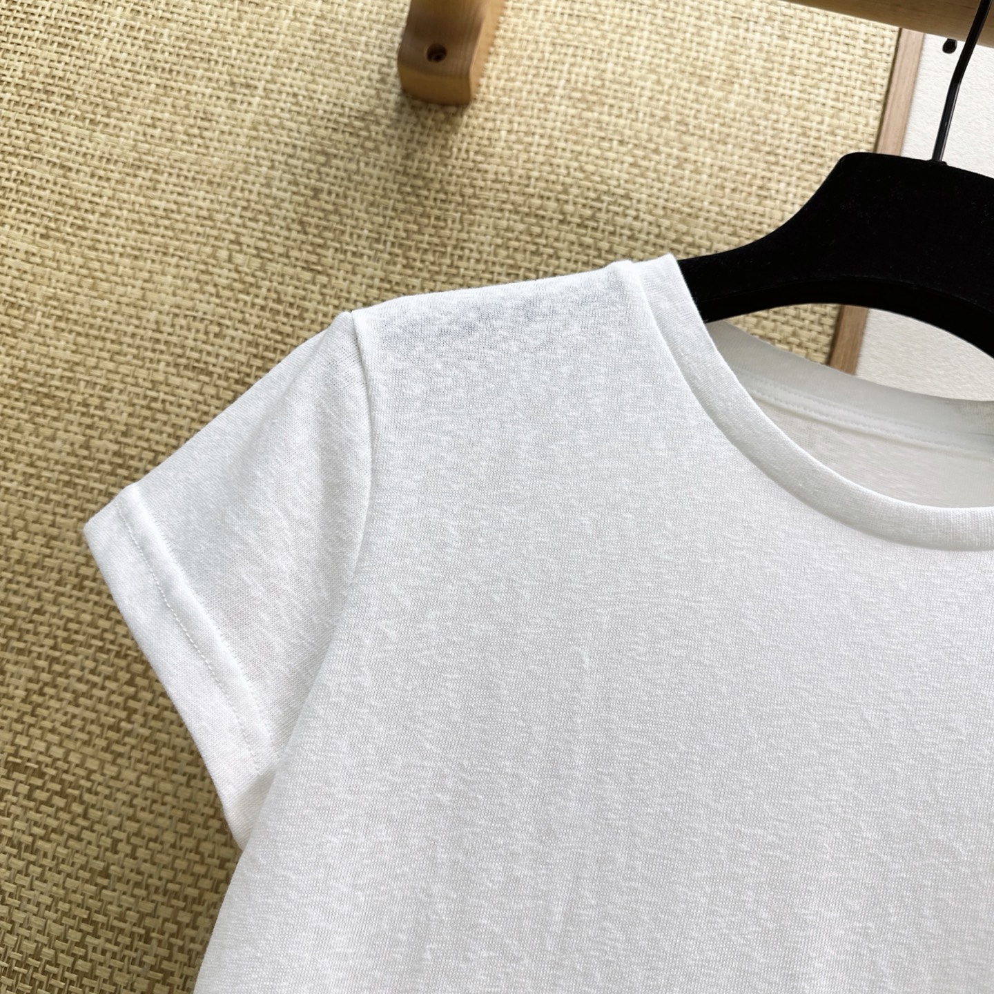 Women's short sleeves
